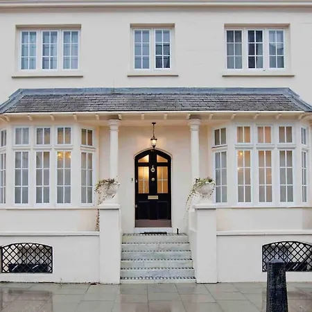 Beautiful Iconic 4 Bedroom House By Regents Park